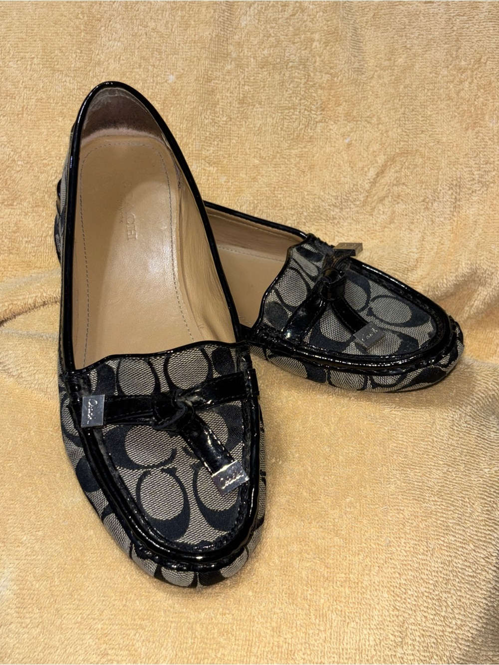 Coach Frida Black Signature Canvas & Patent Trim Loafers Sz 7.5